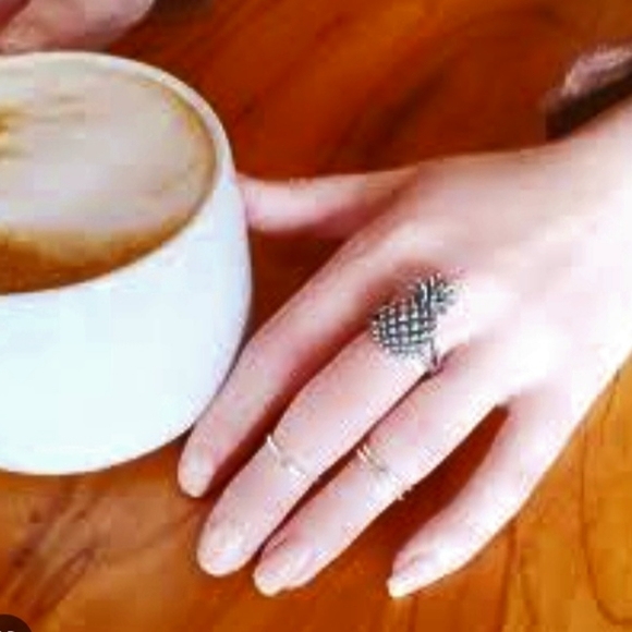 James Avery Retired Pineapple Ring,  size 9 - Picture 3 of 11